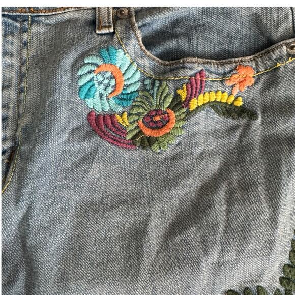 Department of Peace Cropped Embroidered Jeans Women’s 16 Light Wash Boho Floral - Picture 3 of 10